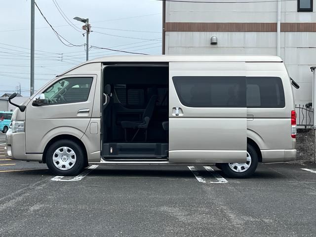 Hiace Grand Cabin
